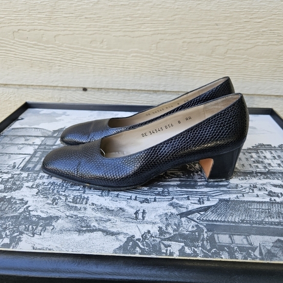 Salvatore Ferragamo black snakeskin leather square toe pumps 8AA narrow - Picture 3 of 11